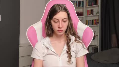 Snapshot of prettysomething chatting on July 10, 6:17 am Sophie next stream will be at Monday i will wait you guys online show from July 10, 6:17 am
