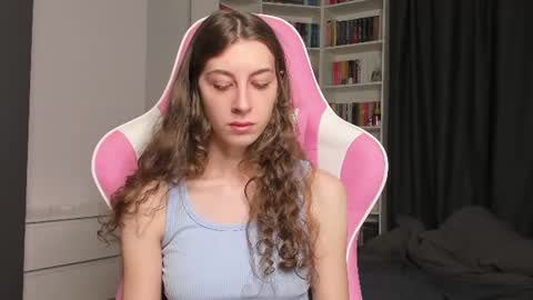 Snapshot of prettysomething chatting on July 14, 6:29 am Sophie next stream will be at Monday i will wait you guys online show from July 14, 6:29 am