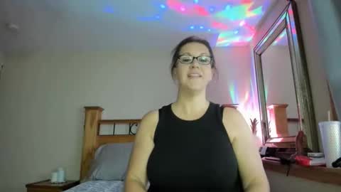 Snapshot of prettystarmn chatting on November 13, 4:11 am prettystarmn online show from November 13, 4:11 am