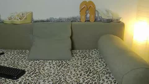 prettyvanessa online show from February 27, 8:14 am