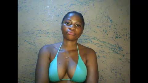 Snapshot of prettyxxpac chatting on February 27, 2:33 am prettyxxpac online show from February 27, 2:33 am