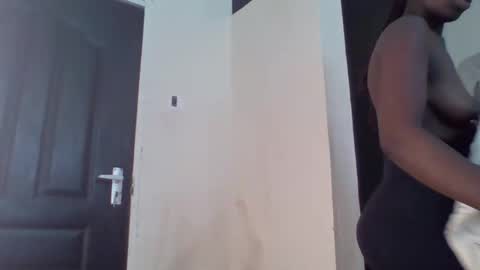 Snapshot of prettyzuzu chatting on October 21, 9:54 am prettyzuzu online show from October 21, 9:54 am