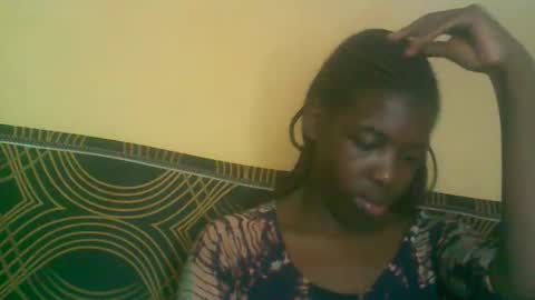 Snapshot of prettyzuzu chatting on October 27, 6:28 am prettyzuzu online show from October 27, 6:28 am