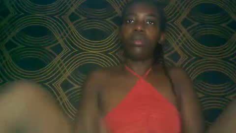 Snapshot of prettyzuzu chatting on October 31, 1:50 am prettyzuzu online show from October 31, 1:50 am