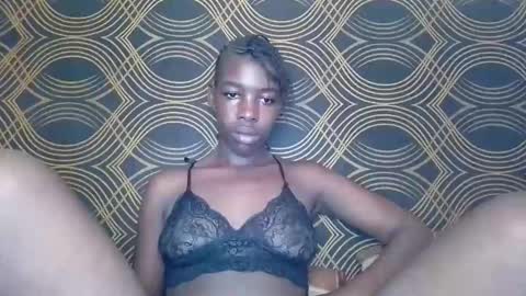 Snapshot of prettyzuzu chatting on November 9, 6:33 am prettyzuzu online show from November 9, 6:33 am