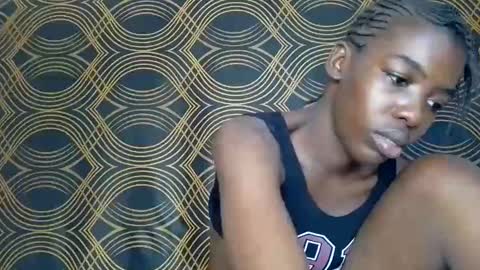 Snapshot of prettyzuzu chatting on November 10, 8:13 am prettyzuzu online show from November 10, 8:13 am