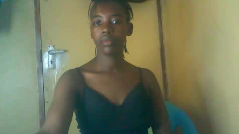 Snapshot of prettyzuzu chatting on November 19, 6:35 am prettyzuzu online show from November 19, 6:35 am