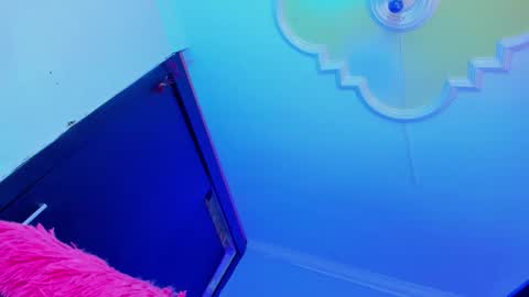 pretygirltsxxx online show from April 4, 10:51 pm