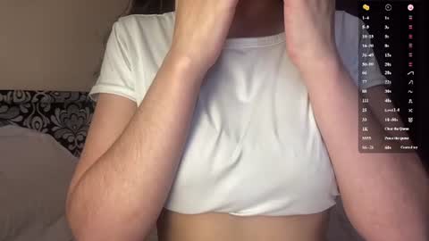 Snapshot of pricillahoinacki chatting on June 18, 10:09 am Amelia online show from June 18, 10:09 am