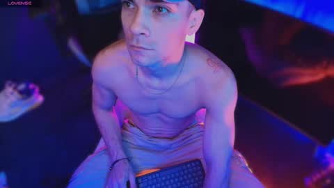 pridelgtbi online show from December 1, 7:46 am