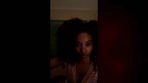 Snapshot of primrose22 chatting on July 25, 5:27 am primrose22 online show from July 25, 5:27 am