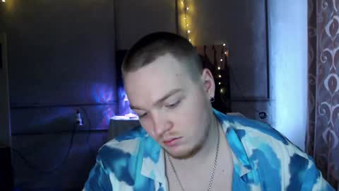 Snapshot of princ4real chatting on December 14, 8:23 am prince online show from December 14, 8:23 am