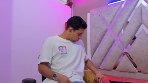 prince_arthur77 online show from January 9, 12:41 pm
