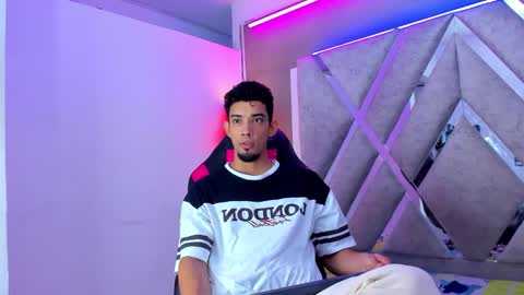 prince_arthur77 online show from October 22, 1:11 pm