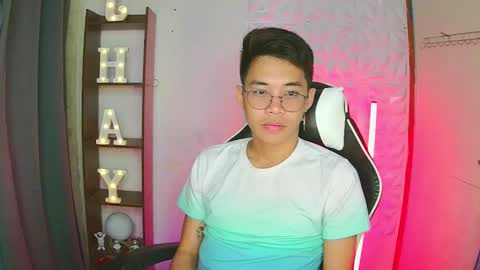 Snapshot of prince_harrison chatting on October 29, 1:24 pm prince_harrison online show from October 29, 1:24 pm