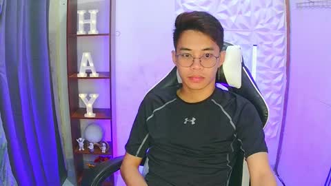 Snapshot of prince_harrison chatting on October 31, 8:04 am prince_harrison online show from October 31, 8:04 am
