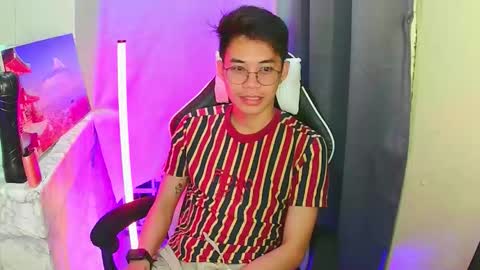 Snapshot of prince_harrison chatting on November 7, 1:55 pm prince_harrison online show from November 7, 1:55 pm