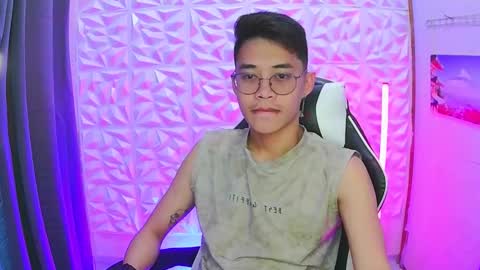 Snapshot of prince_harrison chatting on November 10, 4:33 am prince_harrison online show from November 10, 4:33 am