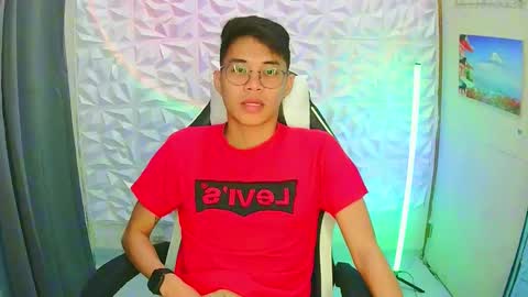 Snapshot of prince_harrison chatting on November 13, 6:40 pm prince_harrison online show from November 13, 6:40 pm