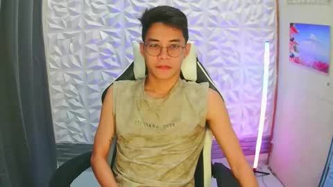 Snapshot of prince_harrison chatting on November 24, 5:45 pm prince_harrison online show from November 24, 5:45 pm