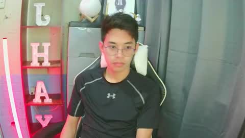Snapshot of prince_harrison chatting on December 3, 5:00 pm prince_harrison online show from December 3, 5:00 pm
