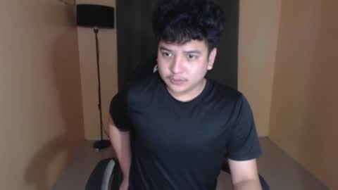 Snapshot of prince_killian chatting on May 7, 10:42 am Killian online show from May 7, 10:42 am