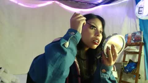  Elia  online show from December 1, 10:04 pm