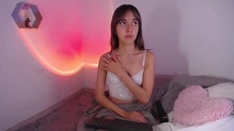 Snapshot of princess_emily69 chatting on September 22, 5:15 pm Emily online show from September 22, 5:15 pm