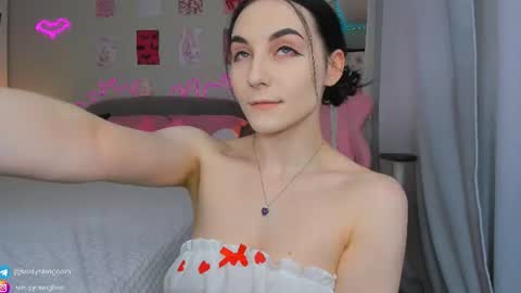 Snapshot of princess_kristy chatting on June 15, 7:54 am Kristy online show from June 15, 7:54 am
