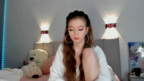 Snapshot of princess_nier chatting on December 23, 1:08 am Princess Diana online show from December 23, 1:08 am