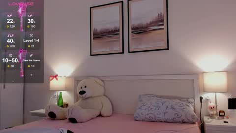 Snapshot of princess_nier chatting on November 12, 7:03 pm Princess Diana online show from November 12, 7:03 pm