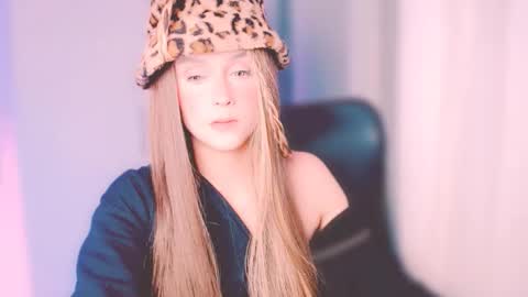 ArianaJoliiee online show from October 26, 2:06 am