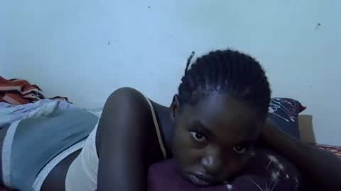 Snapshot of princess_scovia chatting on May 1, 5:01 am princess_scovia online show from May 1, 5:01 am