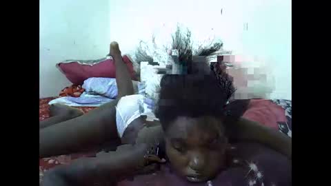 Snapshot of princess_scovia chatting on May 28, 6:54 am princess_scovia online show from May 28, 6:54 am