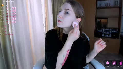 Snapshot of princessaalicc chatting on November 22, 8:02 am princessaalicc online show from November 22, 8:02 am