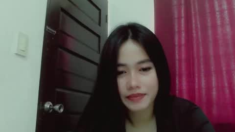 Snapshot of princessaliana chatting on December 3, 1:41 am princessaliana online show from December 3, 1:41 am