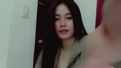 Snapshot of princessaliana chatting on December 12, 2:48 am princessaliana online show from December 12, 2:48 am