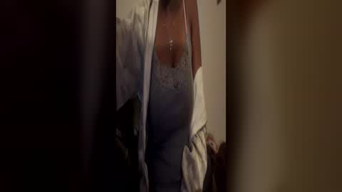 Snapshot of princessbellawellababy chatting on June 23, 10:13 am princessbellawellababy online show from June 23, 10:13 am
