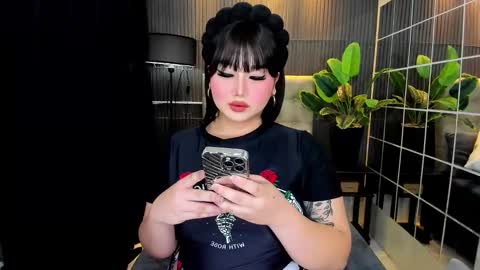 Snapshot of princesshugecummer chatting on February 17, 1:21 pm Astrid Ley online show from February 17, 1:21 pm