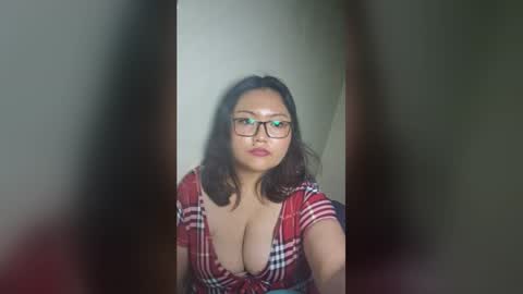 Snapshot of princesslilyrosie chatting on June 24, 9:08 am Lily Rosie online show from June 24, 9:08 am