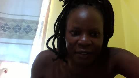 Snapshot of princessmiles2 chatting on July 10, 8:07 am phelly online show from July 10, 8:07 am