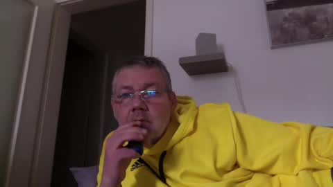 Snapshot of prinzalbertcock1 chatting on October 26, 11:27 am prinzalbertcock1 online show from October 26, 11:27 am