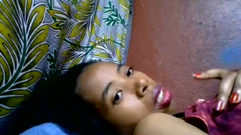 prisca880319 online show from June 14, 7:21 am