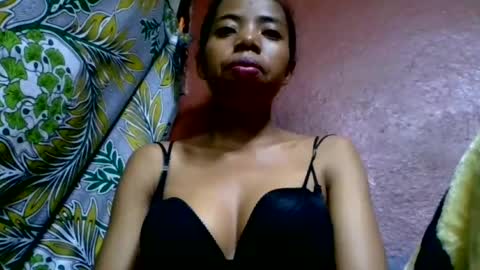 prisca880319 online show from June 15, 1:02 pm