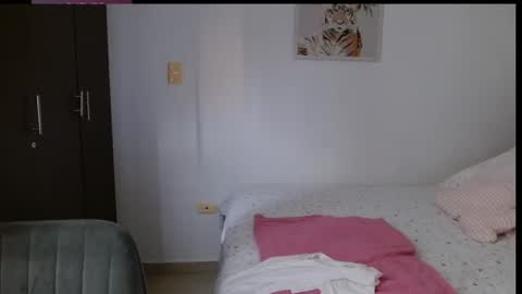 Snapshot of priscila_black chatting on October 20, 7:03 pm Marcela online show from October 20, 7:03 pm