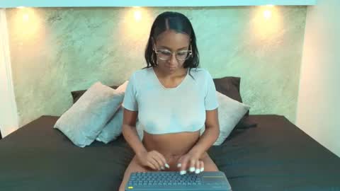 Priscila  online show from September 25, 1:15 pm