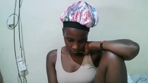 Snapshot of pritty_amber chatting on April 21, 2:51 am pritty_amber online show from April 21, 2:51 am