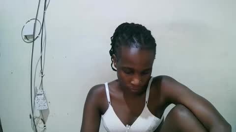Snapshot of pritty_amber chatting on May 13, 10:38 pm pritty_amber online show from May 13, 10:38 pm