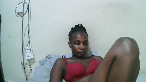 Snapshot of pritty_amber chatting on May 14, 6:37 pm pritty_amber online show from May 14, 6:37 pm