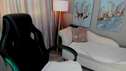 Snapshot of priya_rose chatting on September 30, 8:58 pm Priya Rose online show from September 30, 8:58 pm